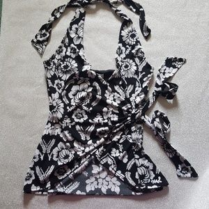 White House Black Market patterned top size